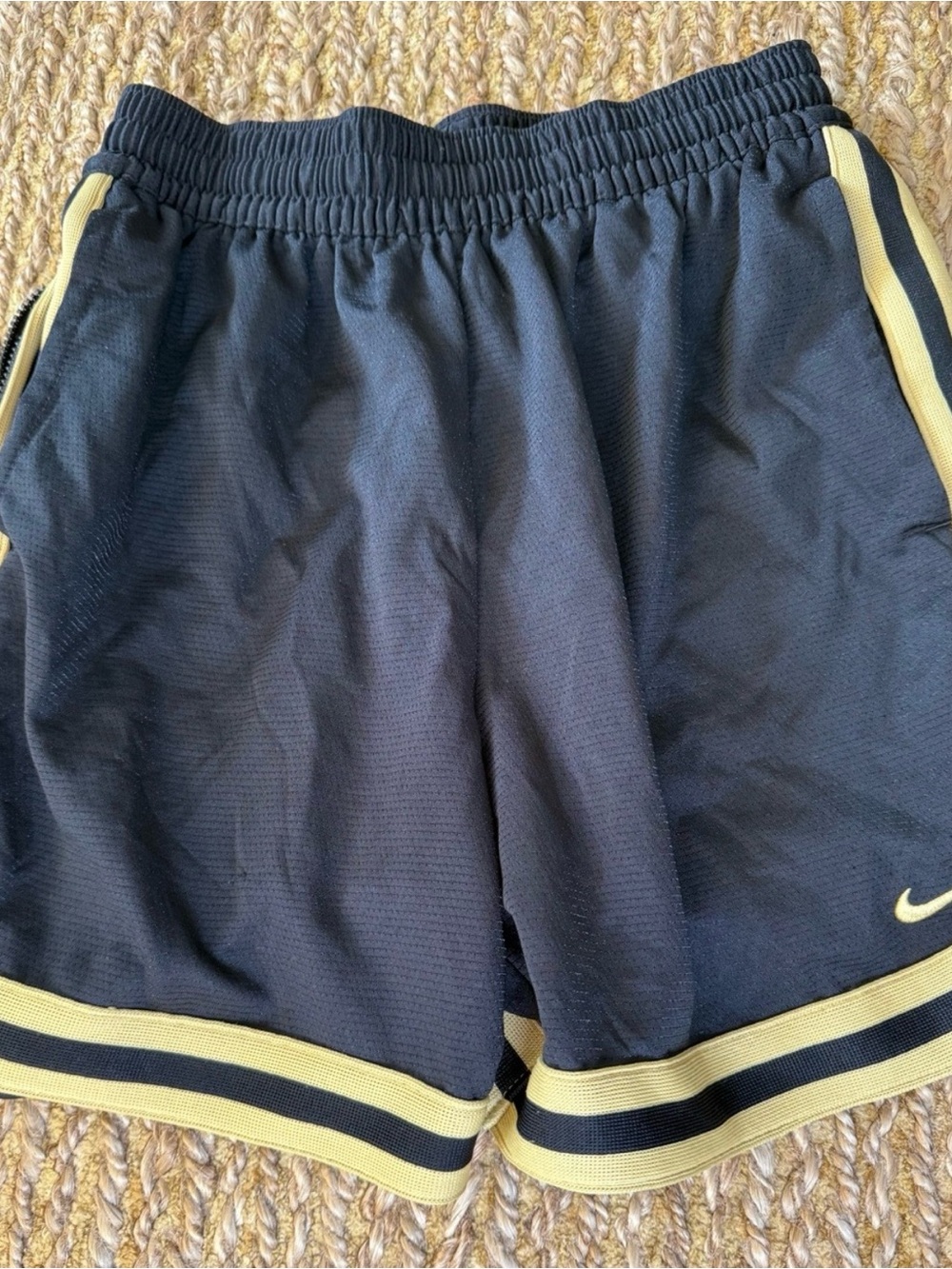 Nike Dri-Fit Boys Athletic Shorts Black Gold Size Large